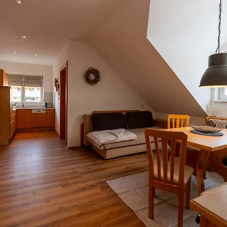 Bosek's Gæstehus 3*