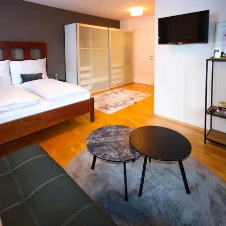 Bosek's Guest house 3*